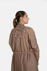 Elegant Brown Abaya with Embroidered Sleeves & Belt – Modest Fashion