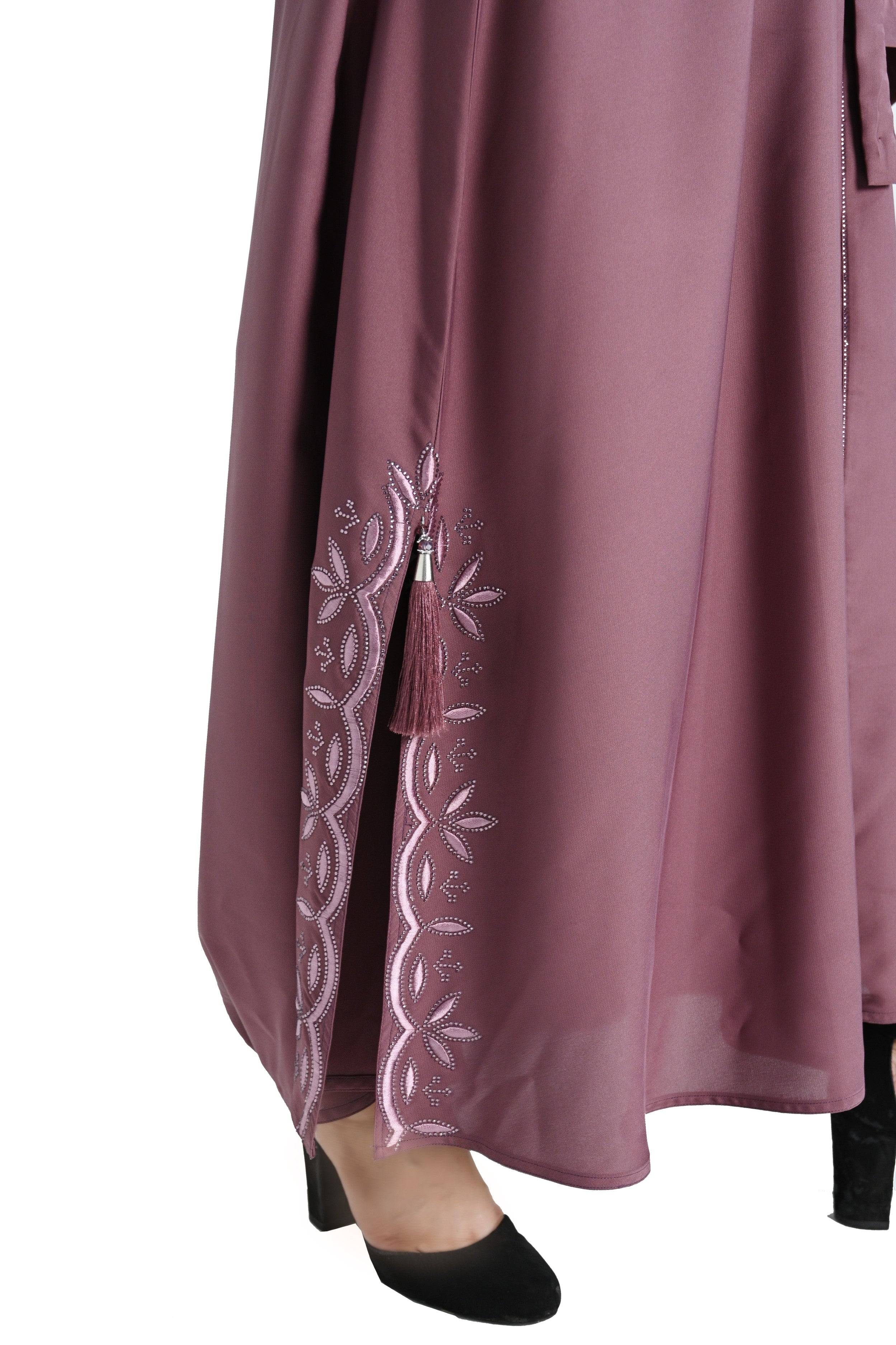 Dusty Pink Embroidered Abaya with Waist Belt – Elegant Modest Fashion